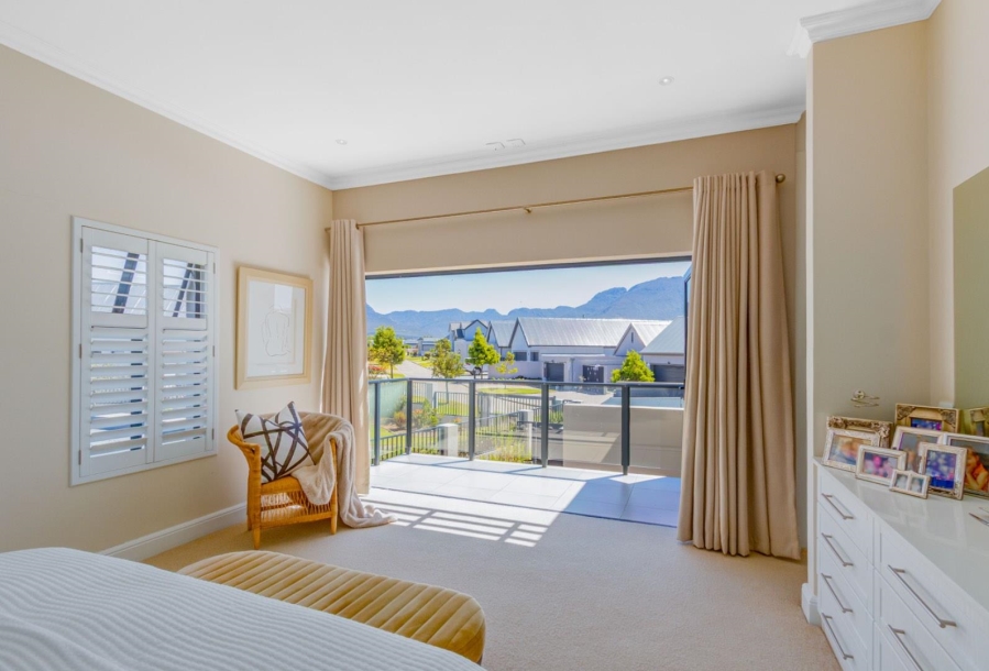 5 Bedroom Property for Sale in Kingswood Golf Estate Western Cape